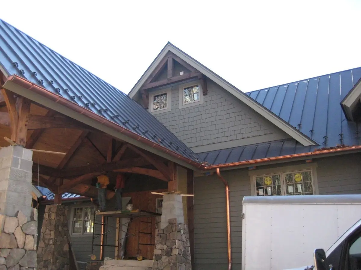 Craftsman Roofing team delivering quality roofing work in Constitution